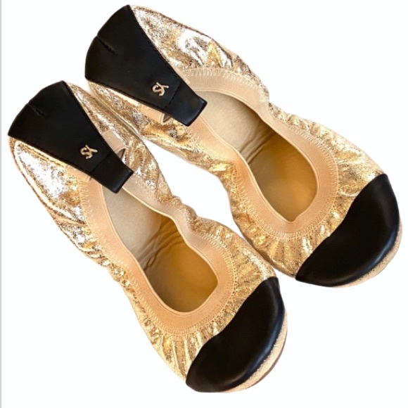NWOT Yosi Samra leather foldable flats